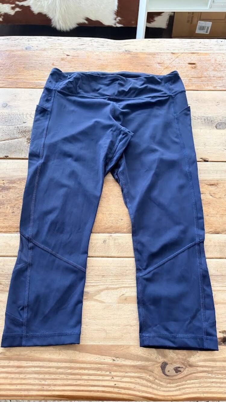 Lululemon Navy Blue SIZE 10 Pace Rival Crop 22" Leggings EUC